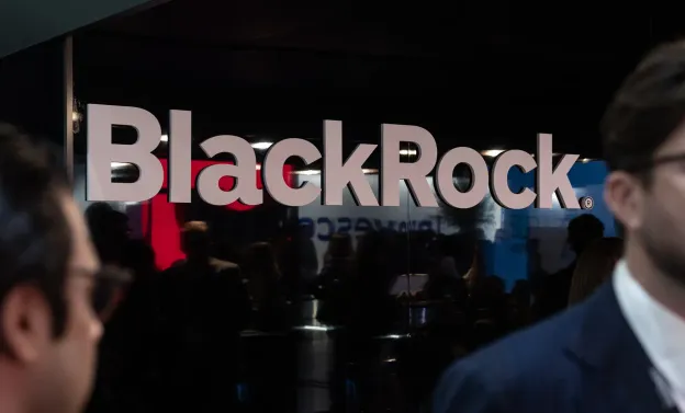 BlackRock Scoops $900M in Bitcoin as Institutional Demand Roars Back